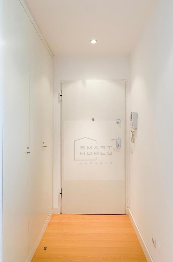 Bright & Spacious 2 Bed Flat 2 Bath W Garage In Lagos Marina エクステリア 写真