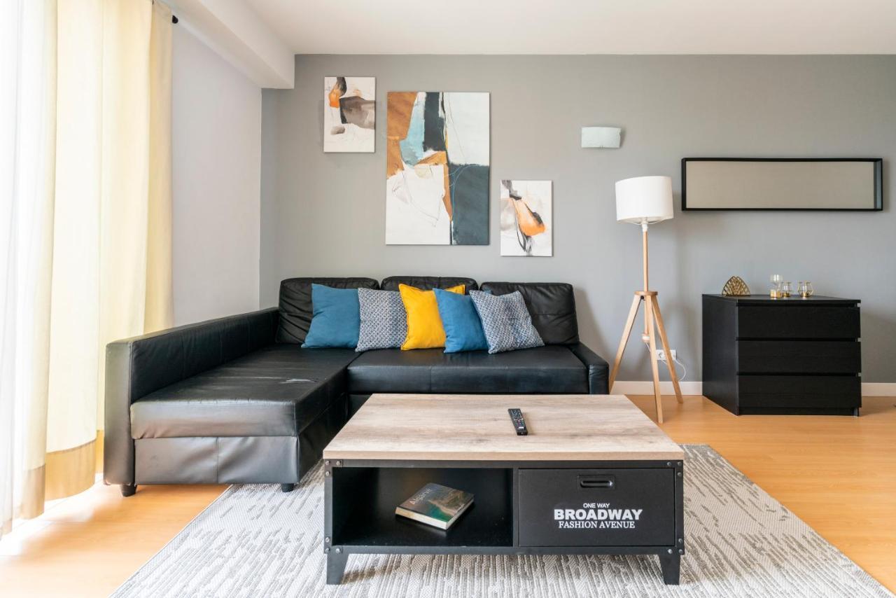 Bright & Spacious 2 Bed Flat 2 Bath W Garage In Lagos Marina エクステリア 写真