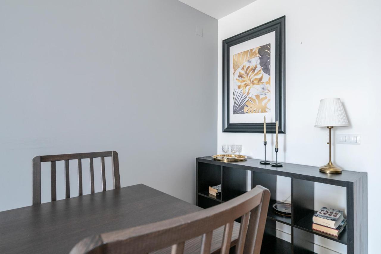 Bright & Spacious 2 Bed Flat 2 Bath W Garage In Lagos Marina エクステリア 写真