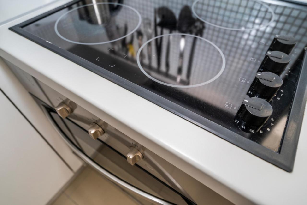 Bright & Spacious 2 Bed Flat 2 Bath W Garage In Lagos Marina エクステリア 写真