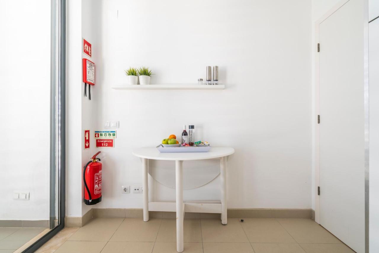 Bright & Spacious 2 Bed Flat 2 Bath W Garage In Lagos Marina エクステリア 写真
